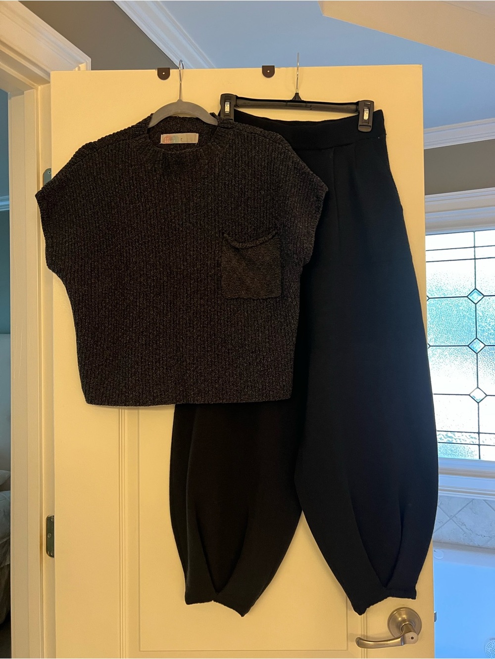 Black Knit Short Sleeve Sweater & Black Cropped Balloon Pants Set
